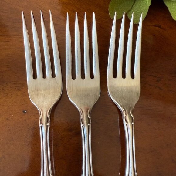 Vintage Set Of 3 Oneida Flirtation Silverplate Forks 1881 Rogers Flatware 7-1/4" - Picture 2 of 9